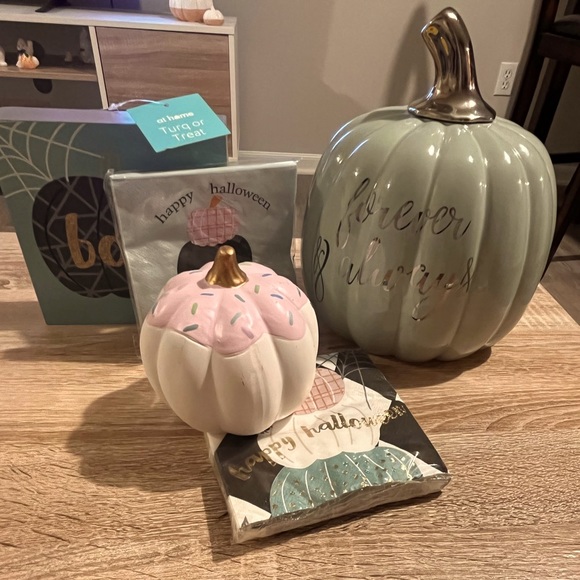 Cute Halloween Decor! - Picture 2 of 8